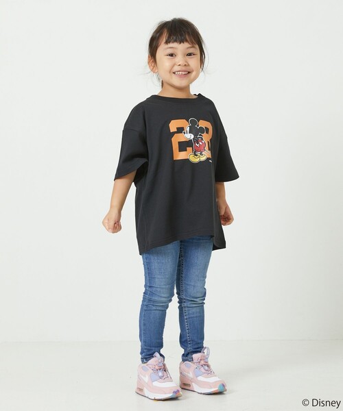 FREAK'S STORE(フリークスストア)の「WEB限定【DISNEY/ディズニー ミッキーマウス】 別注 ビッグシルエット ナンバリングデザイン プリントTシャツ(Tシャツ/カットソー・キッズ・ホワイト/グレー/ブラック/ベージュ/グリーン/ブルー・120/150/130/140)」の8枚目の写真