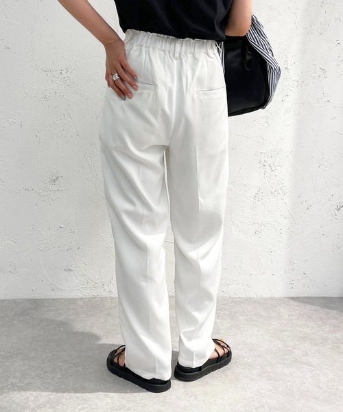 apres jour mignon(アプレジュールミニョン)の「タックゆるテーパードパンツ【ZOZOTOWN限定アイテム】(その他パンツ・レディース・ブルー/オフホワイト/ブラック・MEDIUM/X-LARGE/SMALL)」の7枚目の写真