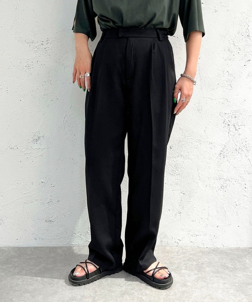 apres jour mignon(アプレジュールミニョン)の「タックゆるテーパードパンツ【ZOZOTOWN限定アイテム】(その他パンツ・レディース・ブルー/オフホワイト/ブラック・MEDIUM/X-LARGE/SMALL)」の11枚目の写真