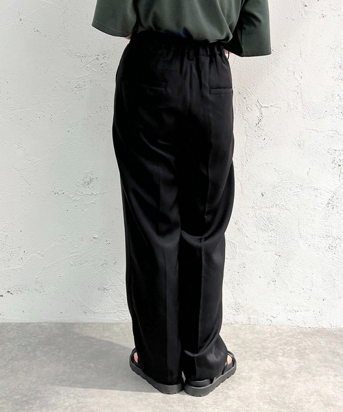 apres jour mignon(アプレジュールミニョン)の「タックゆるテーパードパンツ【ZOZOTOWN限定アイテム】(その他パンツ・レディース・ブルー/オフホワイト/ブラック・MEDIUM/X-LARGE/SMALL)」の14枚目の写真