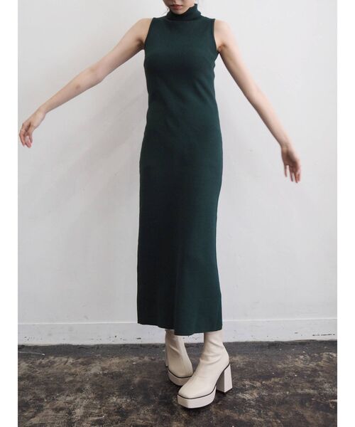 EVRIS（エヴリス）の「スリムチャンキーブーツ（ブーツ・レディース・ホワイト/ブラック・SMALL/MEDIUM/LARGE）」の14枚目の写真