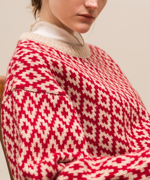 ALLUMER（アリュメール）の「アーガイルジャガードプルオーバーニット（ニット/セーター・レディース・ネイビー/レッド・1）」の15枚目の写真