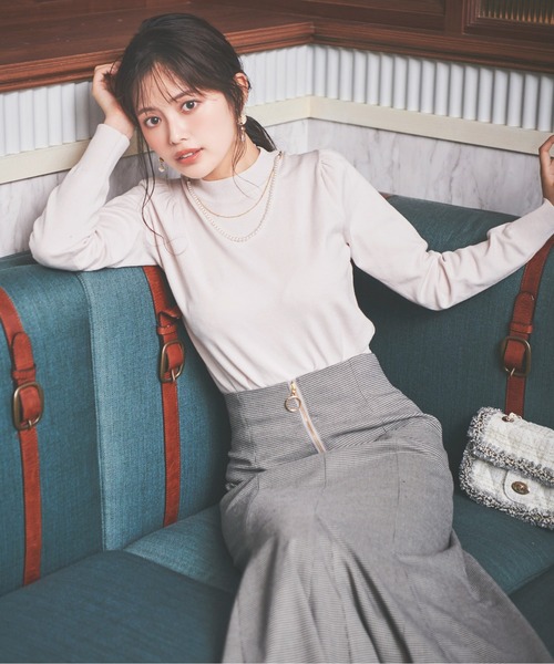 PROPORTION BODY DRESSING（プロポーションボディドレッシング）の「パールチェーン付きボリュームスリーブニット / 1212270904（ニット/セーター・レディース・ダークグレー/オフホワイト/パープル・FREE）」の2枚目の写真