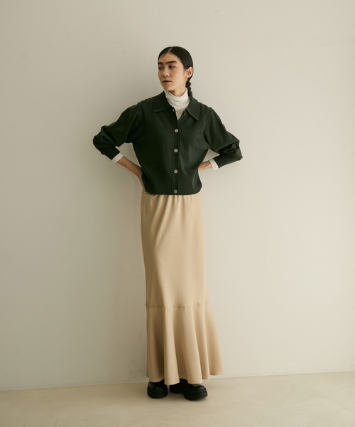 SALON adam et rope'(サロン アダム エ ロペ)の「サテンマーメイドスカート(スカート・レディース・ベージュ/ブラック・S/M)」の5枚目の写真