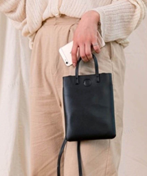 Dalfwin（ダールフィン）の「2022 AW 秋冬 レディース バッグ スクエアミニスマホショルダー スマホポシェット（ショルダーバッグ・レディース・ホワイト/ブラック/ダークベージュ・ONE SIZE）」の13枚目の写真