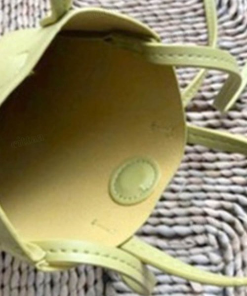 Dalfwin（ダールフィン）の「2022 AW 秋冬 レディース バッグ スクエアミニスマホショルダー スマホポシェット（ショルダーバッグ・レディース・ホワイト/ブラック/ダークベージュ・ONE SIZE）」の10枚目の写真