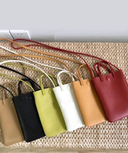 Dalfwin（ダールフィン）の「2022 AW 秋冬 レディース バッグ スクエアミニスマホショルダー スマホポシェット（ショルダーバッグ・レディース・ホワイト/ブラック/ダークベージュ・ONE SIZE）」の12枚目の写真