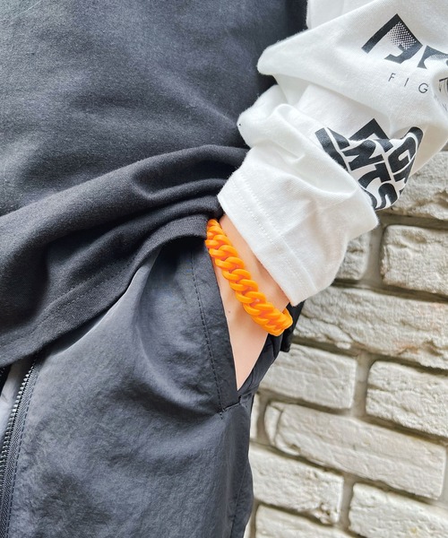 Figments(フィグメンツ)の「ラバーチェーンブレスレット(ブレスレット・レディース・オレンジ/ブラック/ブルー・FREE)」の3枚目の写真