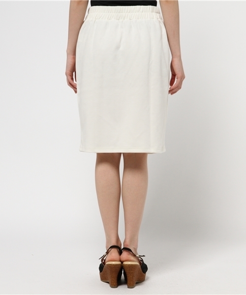 earth music&ecology（アースミュージックアンドエコロジー）の「タックタイトポンチスカート（スカート・レディース・アイボリー・MEDIUM）」の4枚目の写真