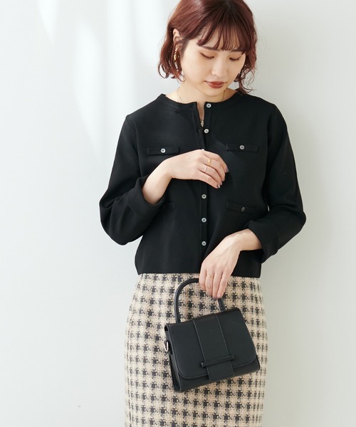 natural couture（ナチュラルクチュール）の「お家で洗えるちび釦カーディガン（カーディガン/ボレロ・レディース・ブラック/レッド/オフホワイト/カーキ/ピンク/ブルー/グレイッシュベージュ・FREE）」の3枚目の写真
