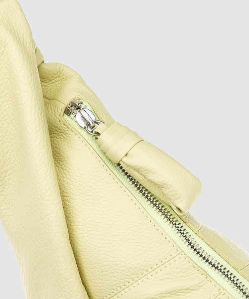 LEMAIRE（ルメール）の「MEDIUM CROISSANT BAG（ショルダーバッグ・レディース・ホワイト/ブラウン系その他2/ブラウン系その他3/イエロー系その他/ブラウン系その他・OS）」の7枚目の写真