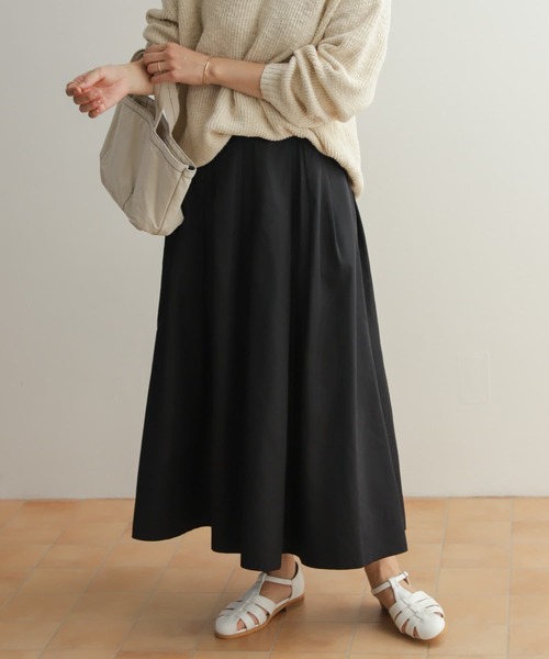 URBAN RESEARCH DOORS（アーバンリサーチドアーズ）の「ランダムタックメモリースカート（スカート・レディース・ネイビー/ベージュ・MEDIUM/SMALL）」の2枚目の写真