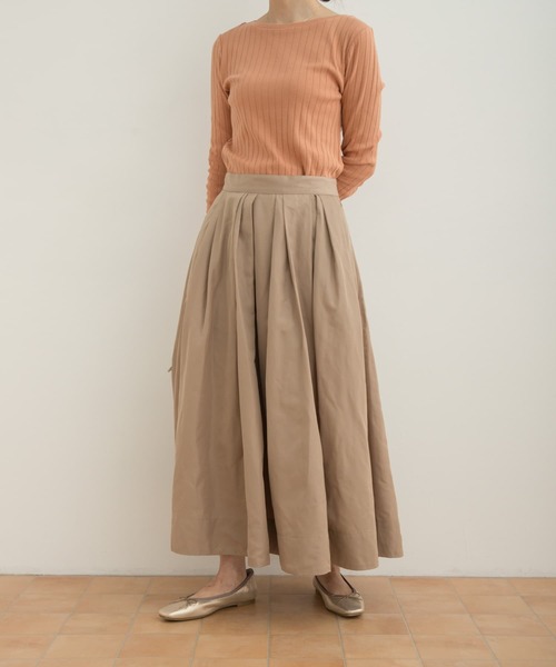 URBAN RESEARCH DOORS（アーバンリサーチドアーズ）の「ランダムタックメモリースカート（スカート・レディース・ネイビー/ベージュ・MEDIUM/SMALL）」の3枚目の写真