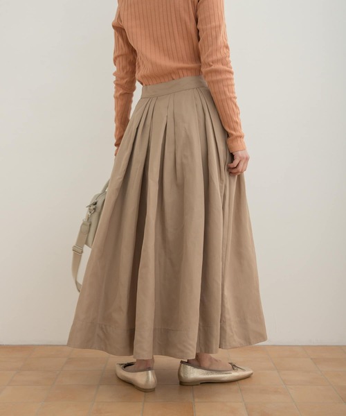 URBAN RESEARCH DOORS（アーバンリサーチドアーズ）の「ランダムタックメモリースカート（スカート・レディース・ネイビー/ベージュ・MEDIUM/SMALL）」の7枚目の写真