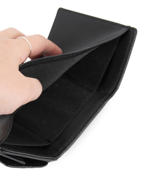 GYDA（ジェイダ）の「【WEB限定商品】GYDA (ジェイダ)GGエンボス コンパクトミニ財布 マイクロ財布　GY-W107（財布・レディース・ブラック/ホワイト・FREE）」の8枚目の写真