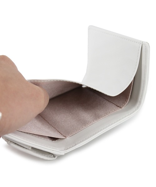 GYDA（ジェイダ）の「【WEB限定商品】GYDA (ジェイダ)GGエンボス コンパクトミニ財布 マイクロ財布　GY-W107（財布・レディース・ブラック/ホワイト・FREE）」の13枚目の写真