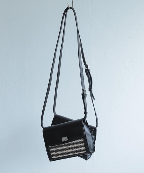 SENSE OF PLACE by URBAN RESEARCH（センスオブプレイスバイアーバンリサーチ）の「ペーパーコンビショルダーバッグ（ショルダーバッグ・メンズ・ライトベージュ/ブラック・ONE）」の3枚目の写真