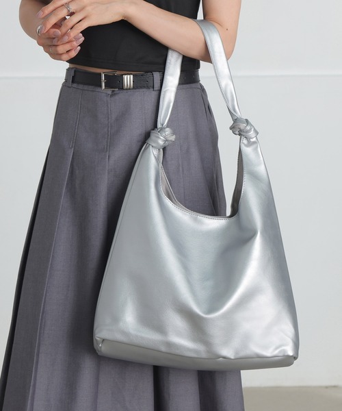 ALTROSE（アルトローズ）の「トートバッグ ワンハンドル A4 収納 ルッチ２（トートバッグ・レディース・グレー/ブルー/ブラック/ブラウン/アイボリー/シルバー・FREE）」の6枚目の写真