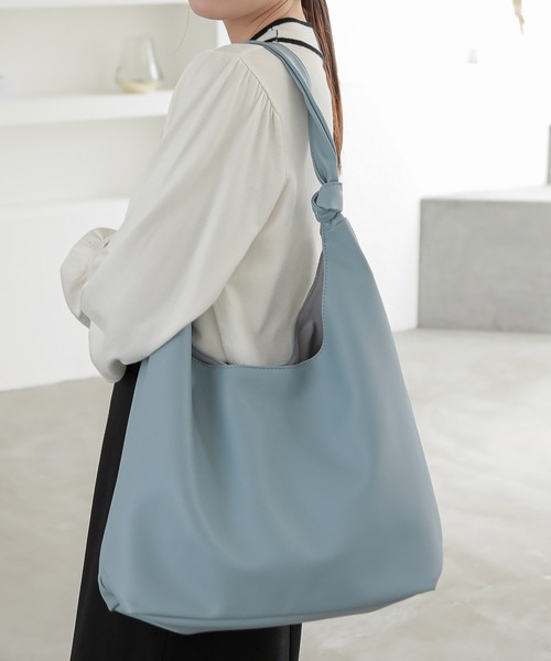 ALTROSE（アルトローズ）の「トートバッグ ワンハンドル A4 収納 ルッチ２（トートバッグ・レディース・グレー/ブルー/ブラック/ブラウン/アイボリー/シルバー・FREE）」の5枚目の写真