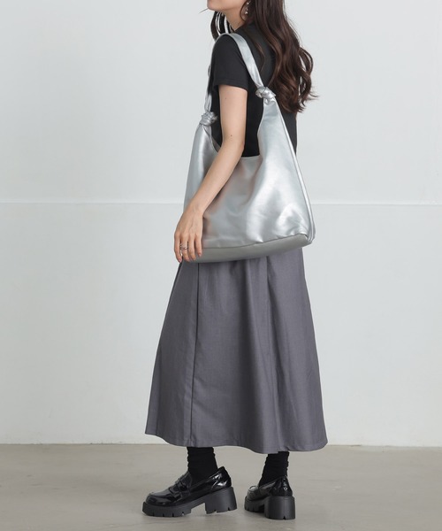 ALTROSE（アルトローズ）の「トートバッグ ワンハンドル A4 収納 ルッチ２（トートバッグ・レディース・グレー/ブルー/ブラック/ブラウン/アイボリー/シルバー・FREE）」の9枚目の写真