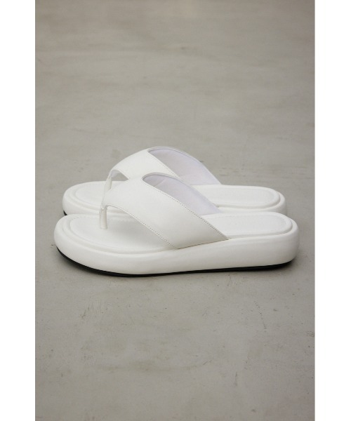 AZUL by moussy（アズールバイマウジー）の「中綿トングサンダル（サンダル・レディース・ブラック/アイボリー/グレー・SMALL/MEDIUM/LARGE/LL）」の8枚目の写真