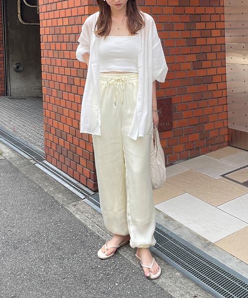 LE MORE（リモア）の「サテンジョガーパンツ（その他パンツ・レディース・ネイビー/アイボリー/グレー・FREE）」の4枚目の写真