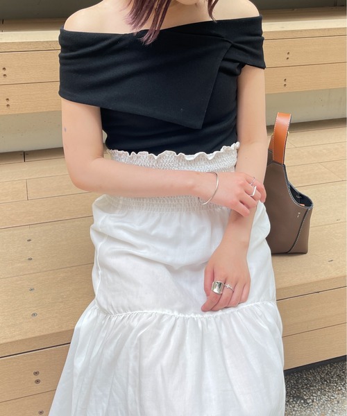 Ambre Ciel（アンブルシエル）の「アシメリブオフショルトップス／【WEB/EC限定商品】（Tシャツ/カットソー・レディース・ブラック/アイボリー・FREE）」の22枚目の写真