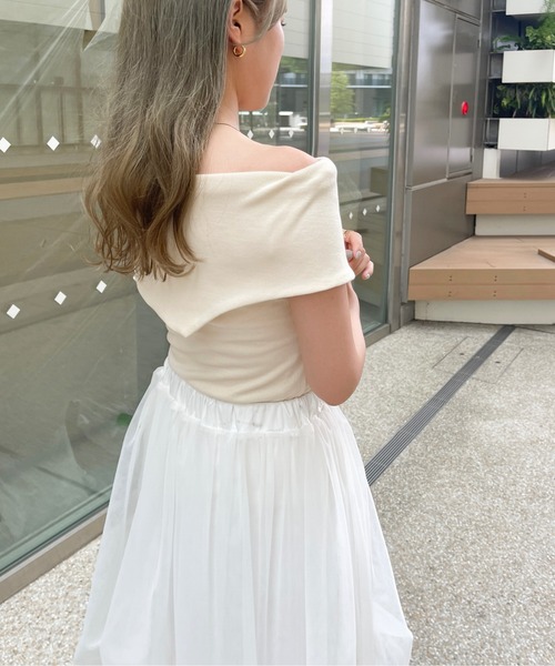 Ambre Ciel（アンブルシエル）の「アシメリブオフショルトップス／【WEB/EC限定商品】（Tシャツ/カットソー・レディース・ブラック/アイボリー・FREE）」の16枚目の写真
