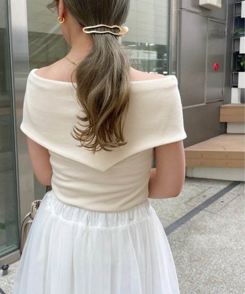 Ambre Ciel（アンブルシエル）の「アシメリブオフショルトップス／【WEB/EC限定商品】（Tシャツ/カットソー・レディース・ブラック/アイボリー・FREE）」の18枚目の写真