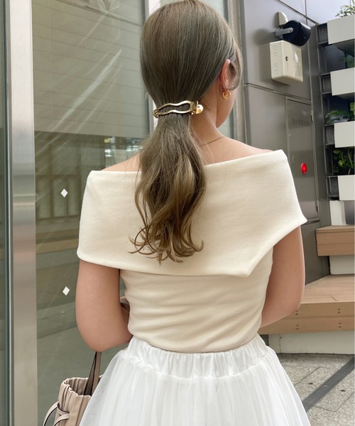 Ambre Ciel（アンブルシエル）の「アシメリブオフショルトップス／【WEB/EC限定商品】（Tシャツ/カットソー・レディース・ブラック/アイボリー・FREE）」の15枚目の写真