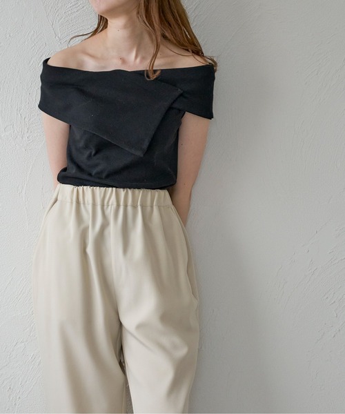 Ambre Ciel（アンブルシエル）の「アシメリブオフショルトップス／【WEB/EC限定商品】（Tシャツ/カットソー・レディース・ブラック/アイボリー・FREE）」の9枚目の写真
