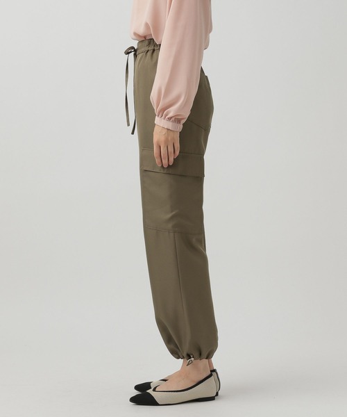 Elura（エルーラ）の「大人キレイめカーゴパンツ（カーゴパンツ・レディース・カーキ/ライトベージュ/ブラウン・MEDIUM/LARGE/SMALL）」の10枚目の写真