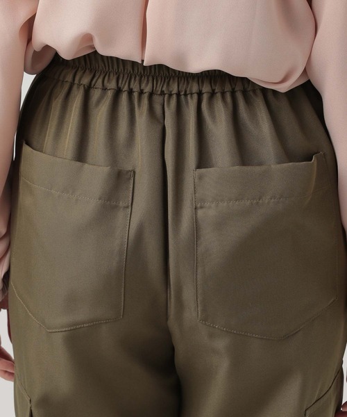 Elura（エルーラ）の「大人キレイめカーゴパンツ（カーゴパンツ・レディース・カーキ/ライトベージュ/ブラウン・MEDIUM/LARGE/SMALL）」の12枚目の写真