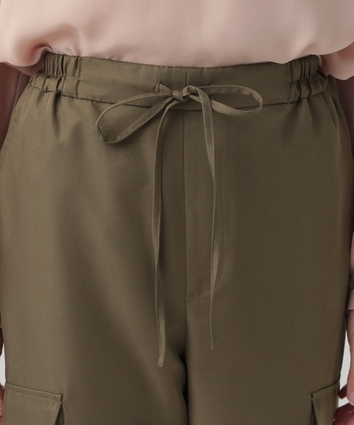 Elura（エルーラ）の「大人キレイめカーゴパンツ（カーゴパンツ・レディース・カーキ/ライトベージュ/ブラウン・MEDIUM/LARGE/SMALL）」の14枚目の写真