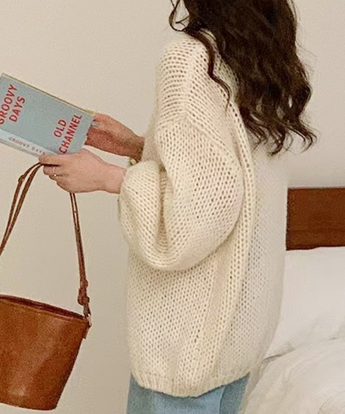 ざっくりと羽織れる。長袖ニットセーターカーディガン