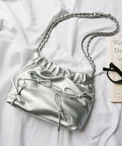 WEGO（ウィゴー）の「WEGO/リボン付き巾着ショルダー（ショルダーバッグ・レディース・オフホワイト/ブラック/シルバー・FREE）」の3枚目の写真