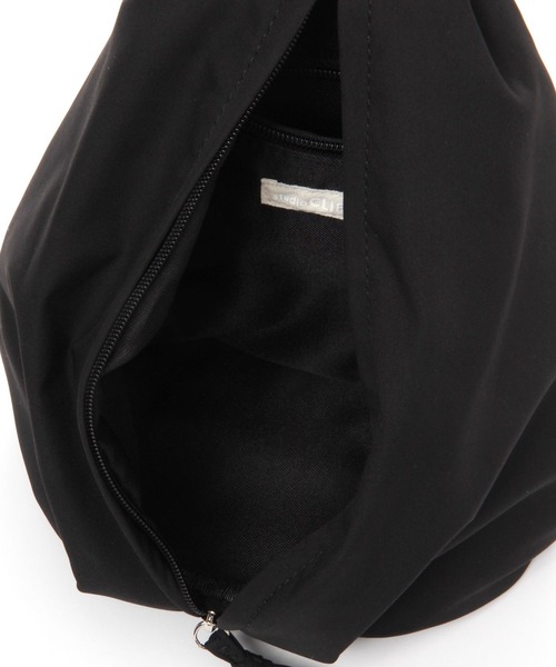 studio CLIP（スタディオクリップ）の「ナイロンタックボディバッグ（ボディバッグ/ウエストポーチ・レディース・イエロー/ベージュ/ブラック・FREE）」の11枚目の写真