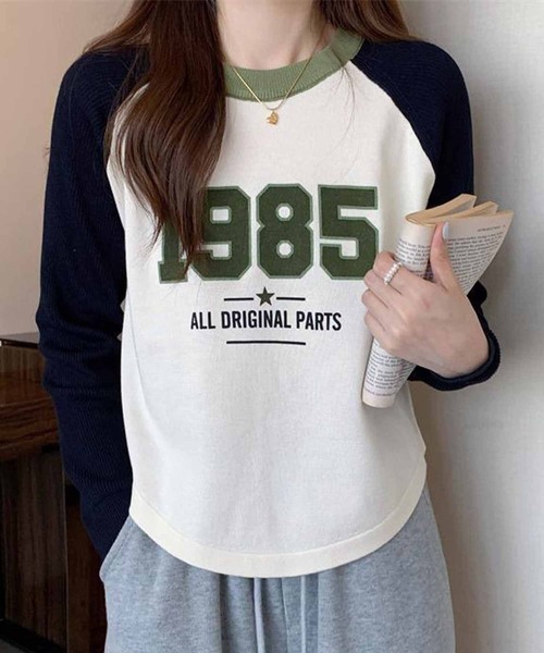 NANEA(ナネア)の「1985ロゴプリントラグランスリーブニットプルオーバー異素材ドッキング(ニット/セーター・レディース・ホワイト/グレー/レッド・ONE SIZE)」の8枚目の写真