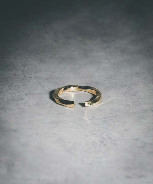 Mag.(マグ)の「【sterling silver】 フリーサイズ ツイストリング(リング・メンズ・シルバー/ゴールド・FREE)」の6枚目の写真