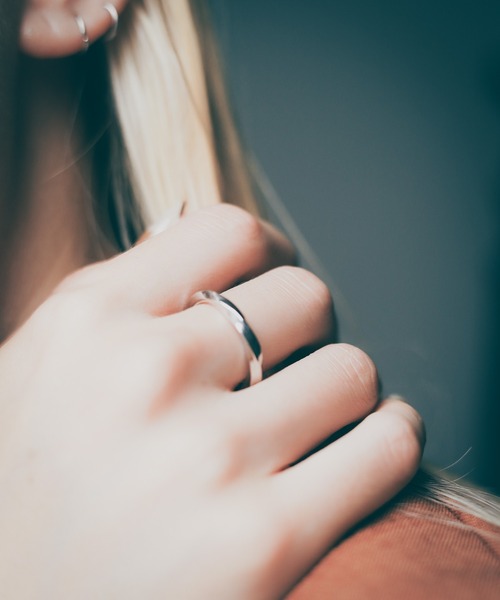 Mag.(マグ)の「【sterling silver】 フリーサイズ ツイストリング(リング・メンズ・シルバー/ゴールド・FREE)」の8枚目の写真
