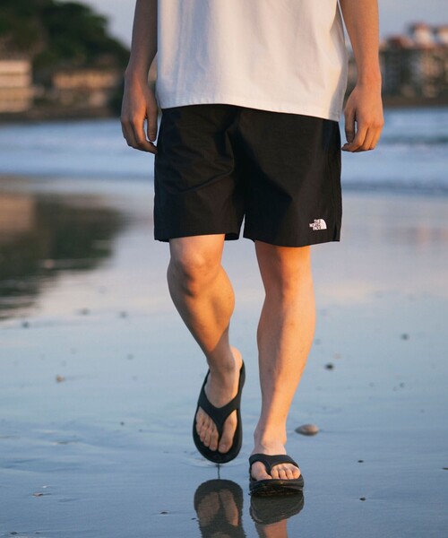 THE NORTH FACE（ザノースフェイス）の「THE NORTH FACE / Versatile Mid Shorts（ザ・ノース・フェイス バーサタイルショーツ 撥水/水陸両用/ワンポイント）（その他パンツ・メンズ・グレー/ブラック/パープル/チャコールグレー/グリーン系その他4・SMALL/MEDIUM/LARGE/X-LARGE）」の2枚目の写真