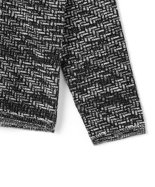 HIDEAWAYS NICOLE(ハイダウェイニコル)の「幾何学柄引き揃えJQクルーネックニット(ニット/セーター・メンズ・ホワイト×ブラック/ブラック×グレー/ボルドー/ホワイト×ライトグレー・MEDIUM/LARGE/X-LARGE)」の7枚目の写真