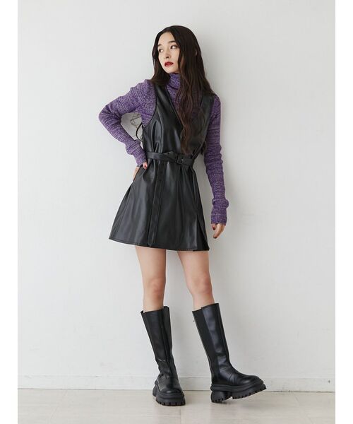 jouetie(ジュエティ)の「フェイクレザージャンスカ(ジャンパースカート・レディース・ブラック・MEDIUM)」の4枚目の写真