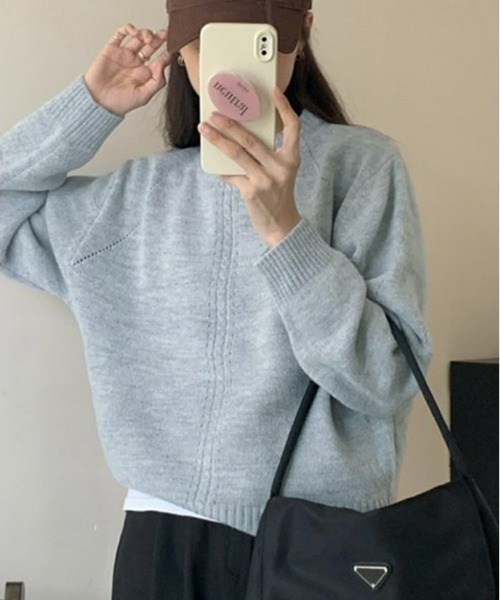 kirakiraShop(キラキラショップ)の「ツイスト デザイン クルーネック ニット(ニット/セーター・レディース・グレー/ピンク/アイボリー/モカ/イエロー・FREE)」の2枚目の写真