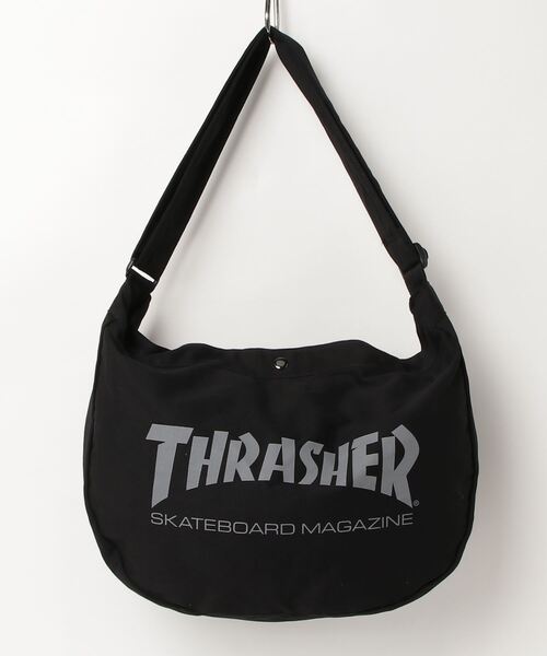 THRASHER(スラッシャー)の「THRASHER ロゴプリントニュースペーパーバッグ(ショルダーバッグ・メンズ・ブラック/アイボリー・FREE)」の2枚目の写真