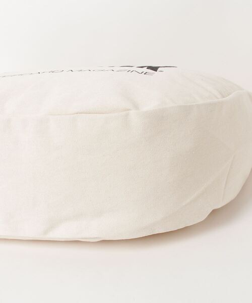 THRASHER(スラッシャー)の「THRASHER ロゴプリントニュースペーパーバッグ(ショルダーバッグ・メンズ・ブラック/アイボリー・FREE)」の4枚目の写真