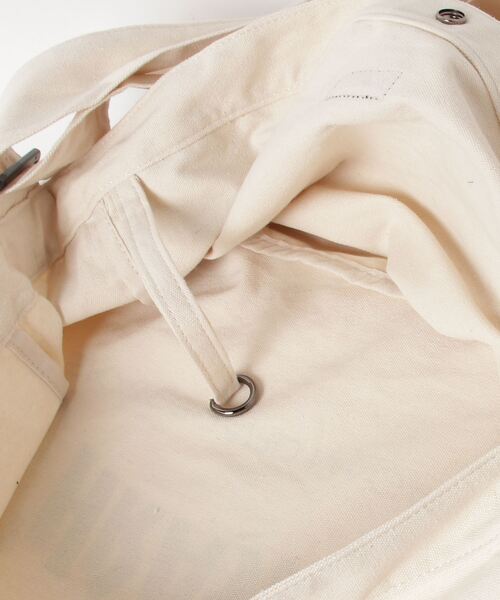 THRASHER(スラッシャー)の「THRASHER ロゴプリントニュースペーパーバッグ(ショルダーバッグ・メンズ・ブラック/アイボリー・FREE)」の5枚目の写真