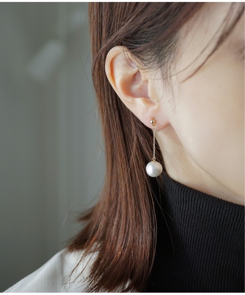 Meach.（ミーチ）の「【Meach.】14kgfコットンパールショートチェーン/樹脂ノンホールピアス（イヤリング・レディース・ブラウン/ブラック/ベージュ/ピンクベージュ/ホワイト・FREE）」の2枚目の写真