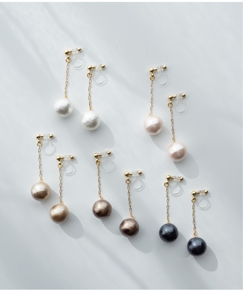 Meach.（ミーチ）の「【Meach.】14kgfコットンパールショートチェーン/樹脂ノンホールピアス（イヤリング・レディース・ブラウン/ブラック/ベージュ/ピンクベージュ/ホワイト・FREE）」の6枚目の写真