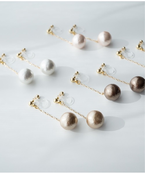 Meach.（ミーチ）の「【Meach.】14kgfコットンパールショートチェーン/樹脂ノンホールピアス（イヤリング・レディース・ブラウン/ブラック/ベージュ/ピンクベージュ/ホワイト・FREE）」の8枚目の写真